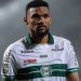 Coritiba rescinde contrato com zagueiro contestado