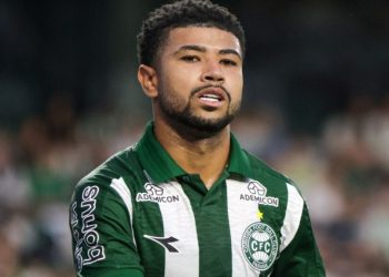Mozart rasga elogios a jovem destaque do Coritiba