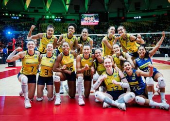 Brasil vence e pega França nas quartas do Mundial de vôlei feminino