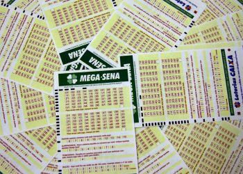 Mega-Sena acumula e prêmio principal vai para R$ 28 milhões