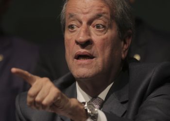 Valdemar pede autorização ao STF para visitar Bolsonaro