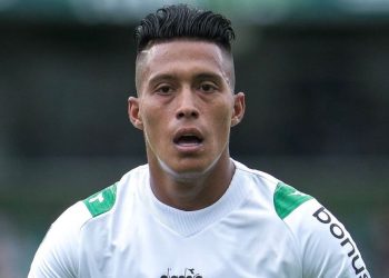“Tenho que achar soluções”: Coritiba perde três jogadores de novo e preocupa Mozart