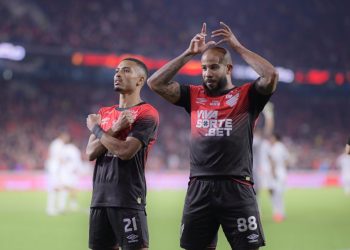 Odair Hellmann evita comparações do Athletico com o Coritiba