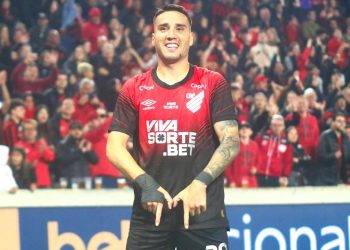 Athletico vence, volta ao G4 após longo período e ultrapassa o Coritiba