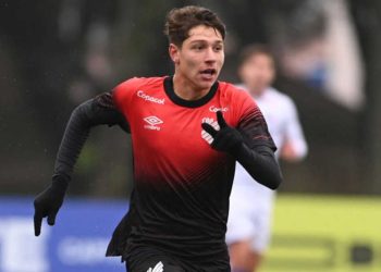 Promessa do Athletico sofre lesão grave às vésperas de estreia na Taça FPF