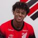 Athletico aumenta multa e blinda joia da base, alvo de clubes