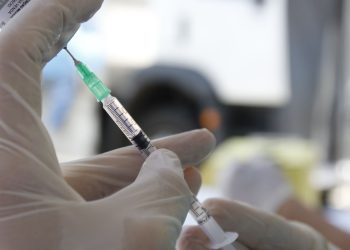 Casos de sarampo tiveram aumento de 34 vezes em 2025, alerta Opas