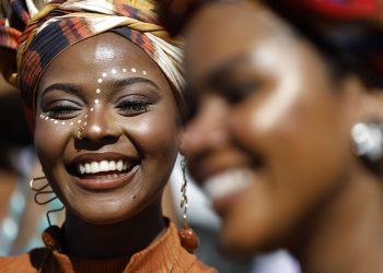 Especialistas defendem atenção específica para saúde da pele negra