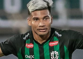 Alvo do Coritiba acerta com clube do Brasileirão