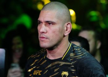 Ex-campeão aponta erro crucial de Poatan no UFC