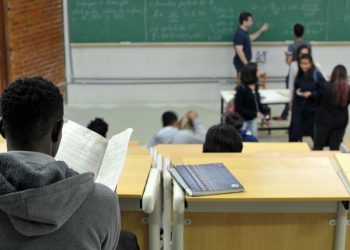 MEC oferta 7,8 mil vagas de pós-graduação gratuita para professores
