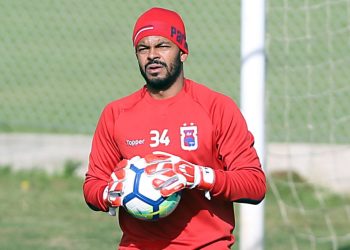 Com Tadeu suspenso, Coritiba reencontra goleiro que está invicto contra o clube