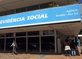 INSS suspende programa de redução de fila por falta de verba