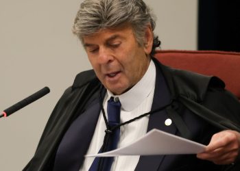 Fux pede vista e suspende julgamento de recurso de Moro no STF