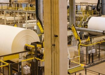 Confiança da indústria sobe, mas ainda está na linha do pessimismo