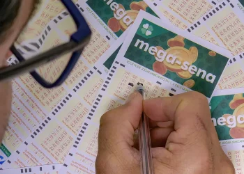 Mega-sena acumula e prêmio principal vai para R$ 7 milhões