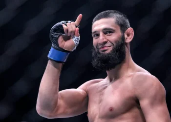 Poatan acusa Ankalaev e gera polêmica após vitória no UFC 320