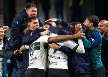 Coritiba volta a vencer no Couto Pereira e retoma liderança da Série B