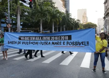 Vacinação despenca na Maré em dias de operação policial, aponta Unicef