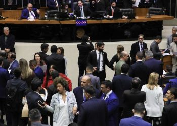 Câmara aumenta penas para crimes como extorsão e escudo humano