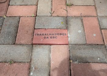 Calçadão em SP homenageia personalidades que lutaram pela democracia