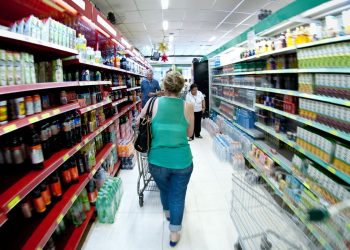 Preço da cesta básica cai em 22 capitais brasileiras em setembro