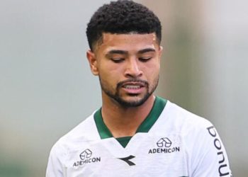 Coritiba perde vice-artilheiro da temporada contra o Botafogo-SP