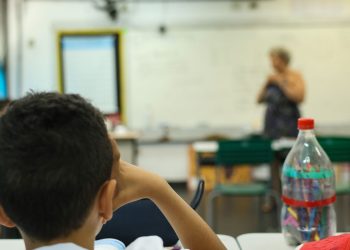 Governo abre canal para sugestões sobre uso de IA na educação