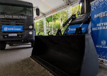 Rio de Janeiro anuncia operação para retirar barricadas em comunidades