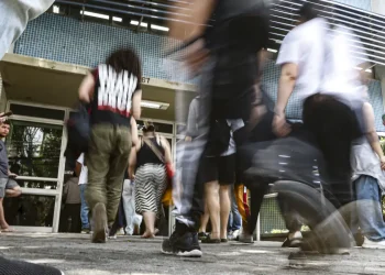 Enem 2025: 4,8 milhões participam do 1° dia de provas neste domingo