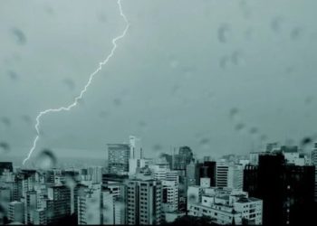 INMET emite alerta vermelho de chuva intensa para Campos e municípios da região