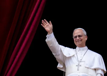 Em 1º sermão de Natal, papa lamenta condições dos palestinos em Gaza