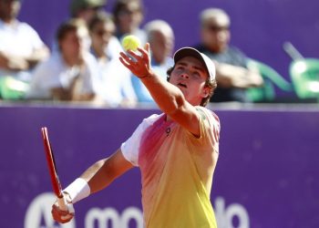 Bia Haddad cai na estreia e dupla de Stefani avança no WTA de Adelaide
