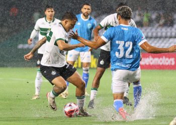 Coritiba vacila e Piás do Couto são castigados com gol tardio no Paranaense