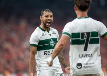 Coritiba define estratégia para jogo decisivo do Paranaense