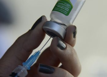 Casos de síndrome respiratória grave estão em queda em quase todo país