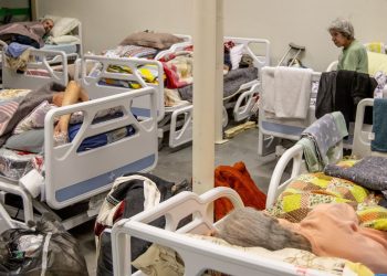 Saúde lança versão atualizada da Caderneta da Pessoa Idosa