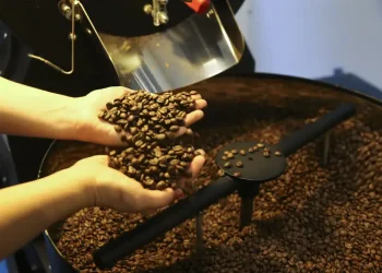 Preços altos derrubam consumo de café no Brasil em 2025