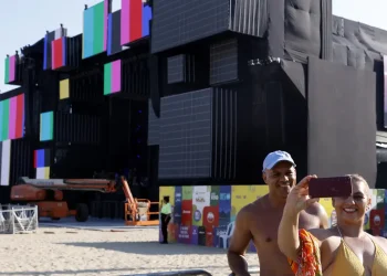 Brasil recebeu em 2025 quase 10 milhões de turistas estrangeiros