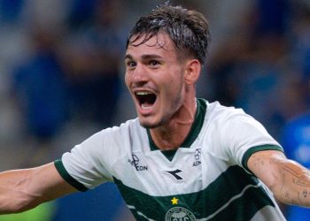 Com morcego em campo, Coritiba quebra tabu histórico sobre o Cruzeiro