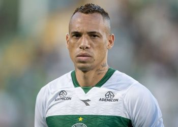 Destaque do jogo, Breno Lopes aponta fator crucial para empate do Coritiba