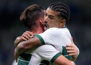 Fernando Seabra completa dois meses no comando com Coritiba adaptado