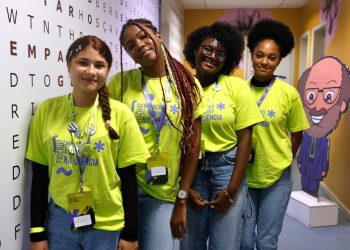 Imersão na Fiocruz inspira meninas a seguir carreira científica