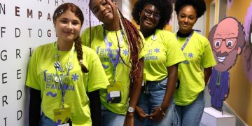 Imersão na Fiocruz inspira meninas a seguir carreira científica