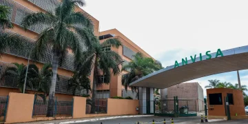 Anvisa alerta risco de deficiência de B6 com uso de carbidopa/levodopa