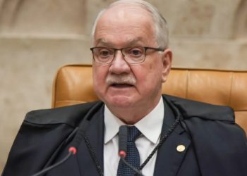 FACHIN TIRA ACUSAÇÕES DE MORAES CONTRA MENDONÇA DO INQUÉRITO DAS FAKE NEWS
