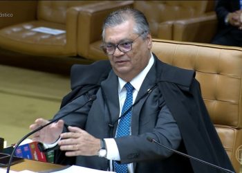 DINO REINTEGRA ANDREI RODRIGUES NA PF E AMPLIA CRISE INTERNA NO STF