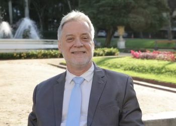Governador em exercício recria Secretaria de Ciência e Tecnologia e nomeia ex-reitor da UFF como novo secretário