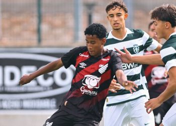 Athletico bate o Sporting e carimba vaga nas semis do Mundial de Clubes Juvenil
