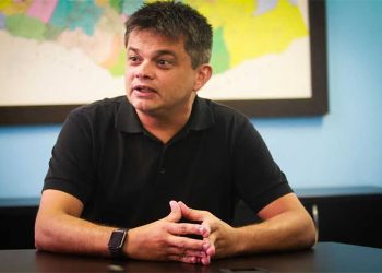 Dimas Gadelha busca reeleição e tem alianças estratégicas em SJB